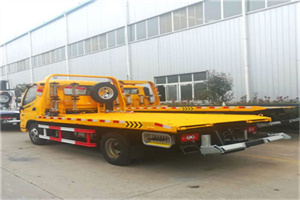 易门附近拖车救援搭电